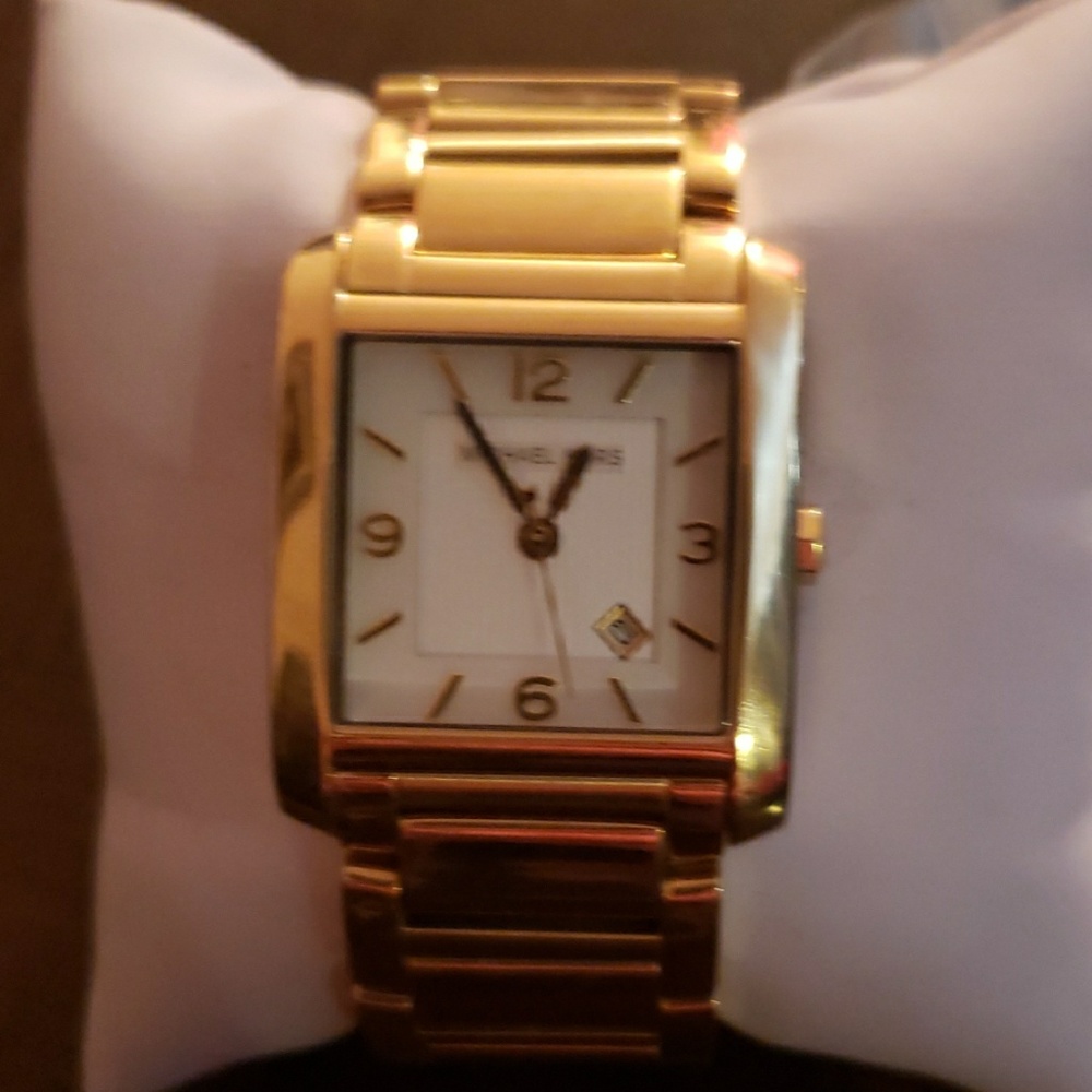 Woman's Michael Kors Watch ⌚